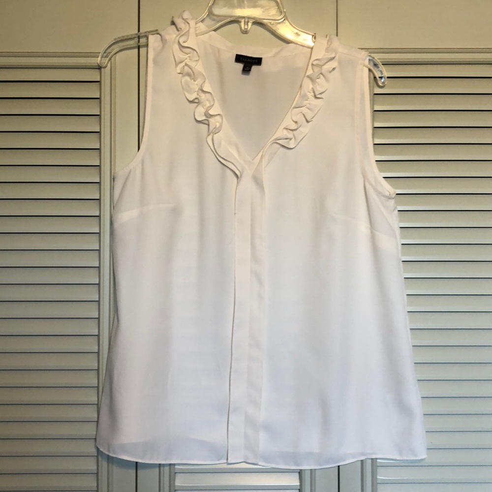 Sleeveless ruffle blouse